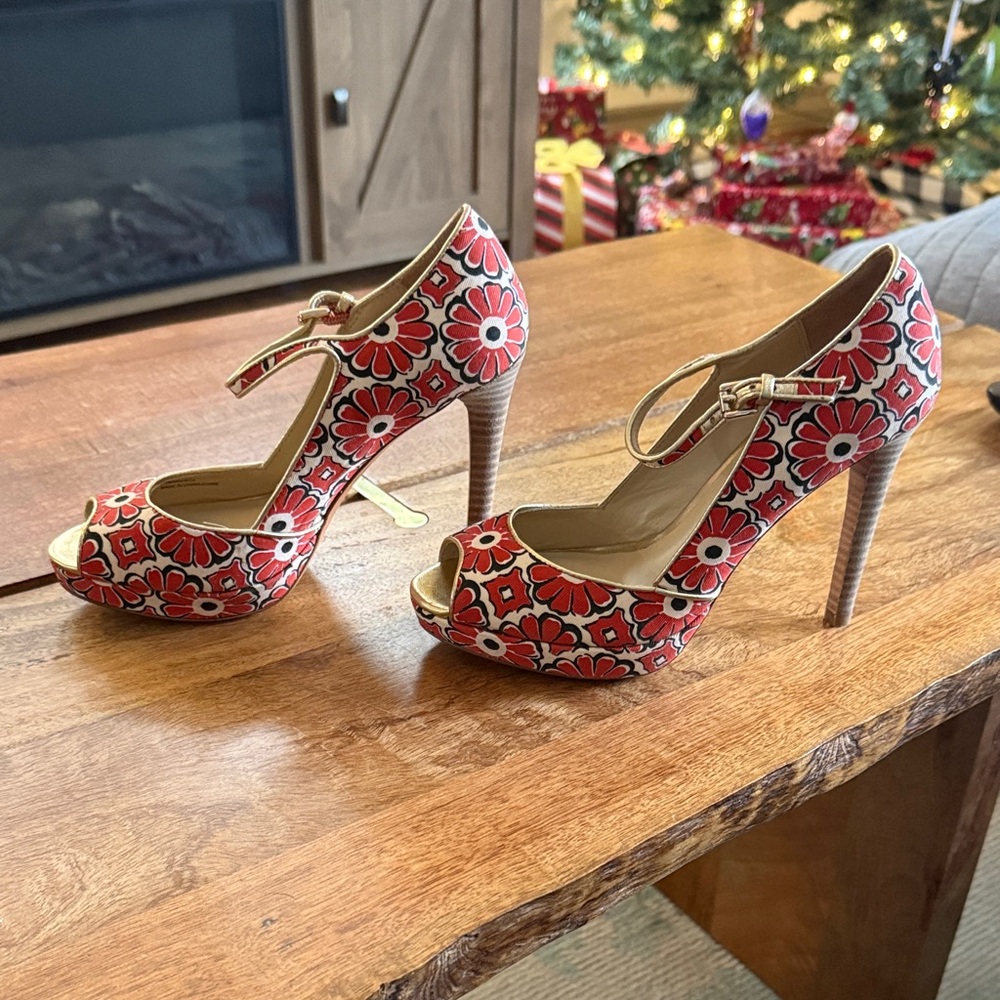 NWOB Coach Floral Heels